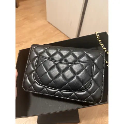 CHANEL
Sac bandoulière Wallet on Chain Chanel  Noir