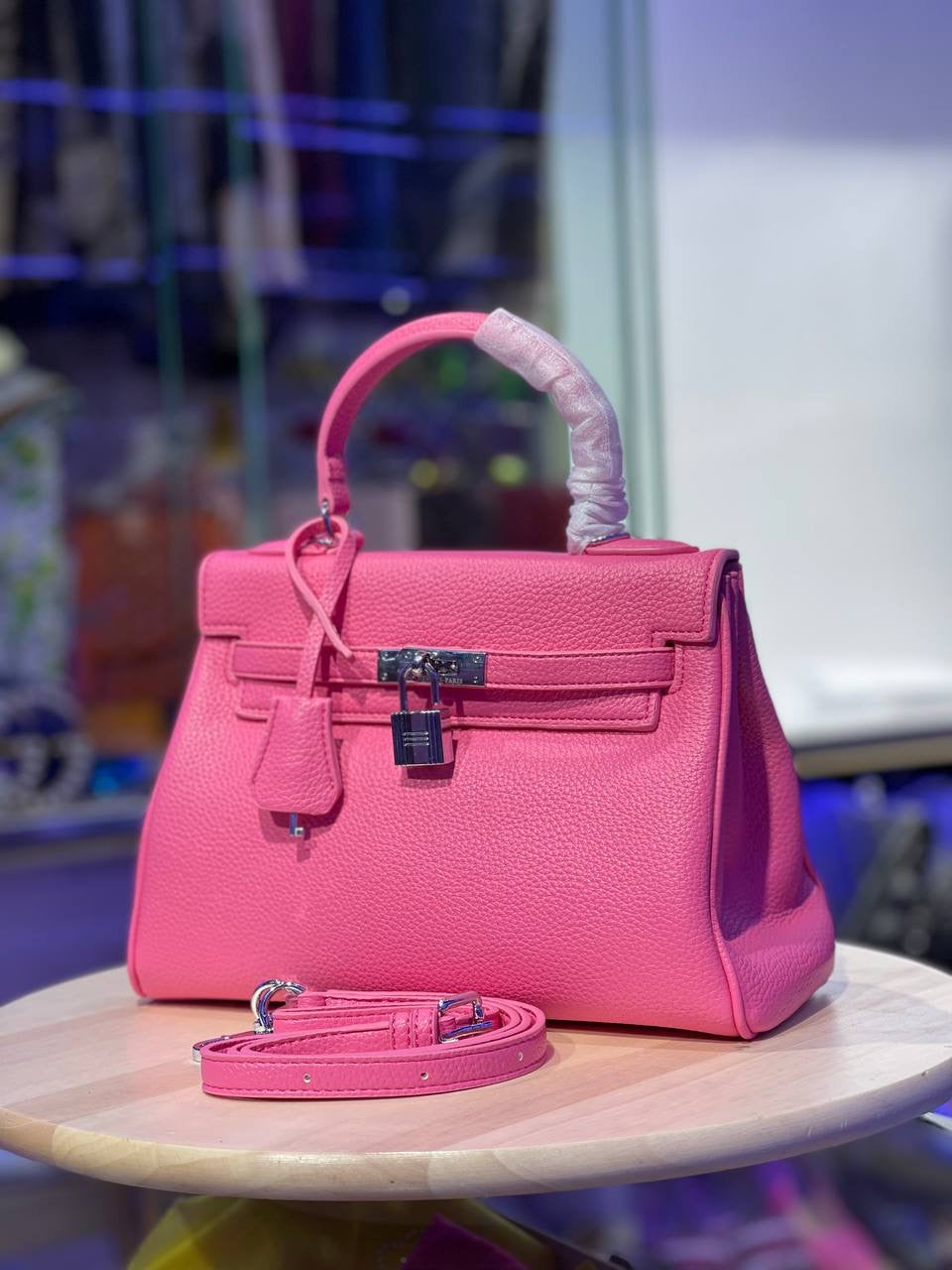 SAC HERMÈS KELLY RETOURNE EN VRAI CUIR ROSE CLAIR