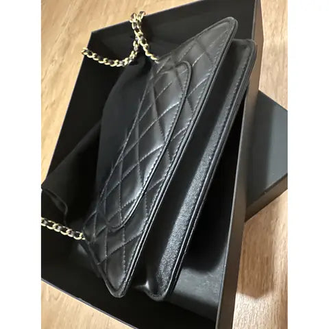 CHANEL
Sac bandoulière Wallet on Chain Chanel  Noir