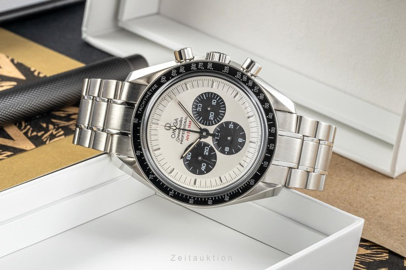 OMEGA  Speedmaster Moonwatch