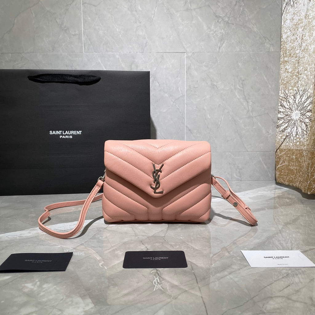 saint laurent loulou petit sac à bandoulière en cuir beige / Rose bébé