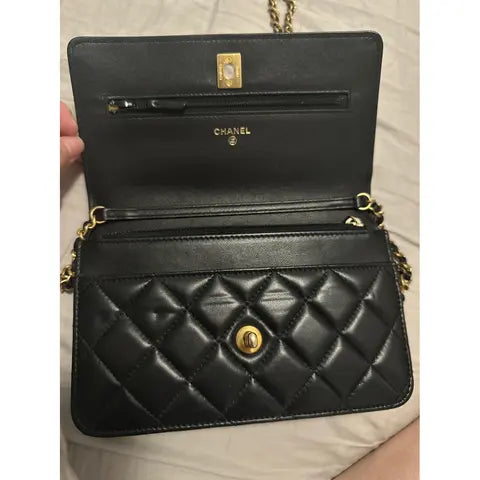 CHANEL
Sac bandoulière Wallet on Chain Chanel  Noir