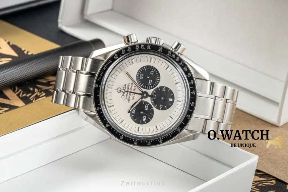 Omega Speedmaster Moonwatch